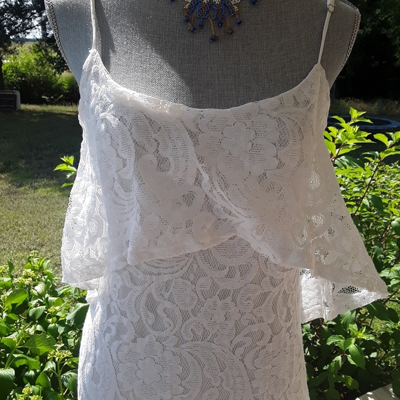 Lace Low Back Maxi Dress - Picture 7 of 11